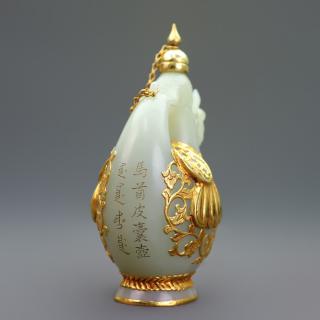 珍品旧藏包金镶嵌和田玉马壶 器形规整,玉质白细,精美绝伦 和田玉马壶
